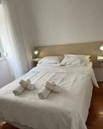 אכסניה Bora לאגוּ‏ש